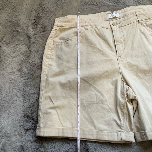Cuffed Khaki Shorts - Picture 5 of 8